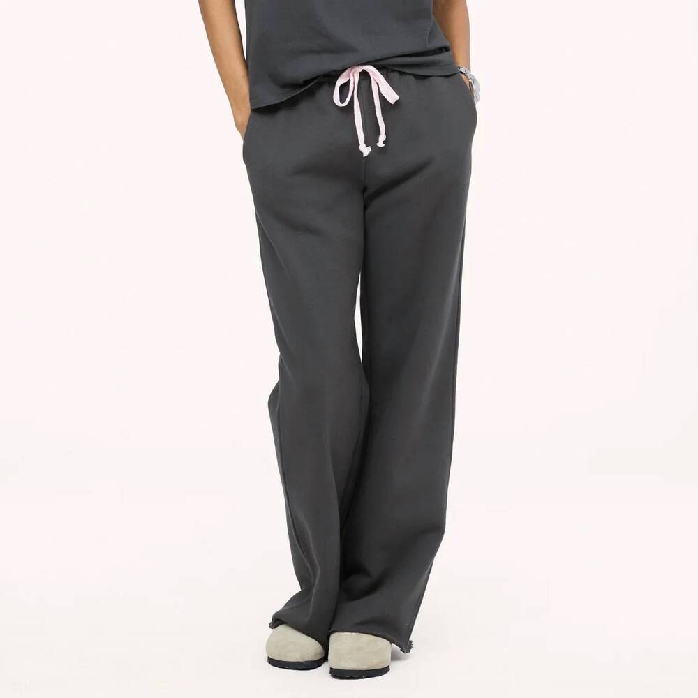 NEW KERRI ROSENTHAL weekend barb sweatpant in anthracite